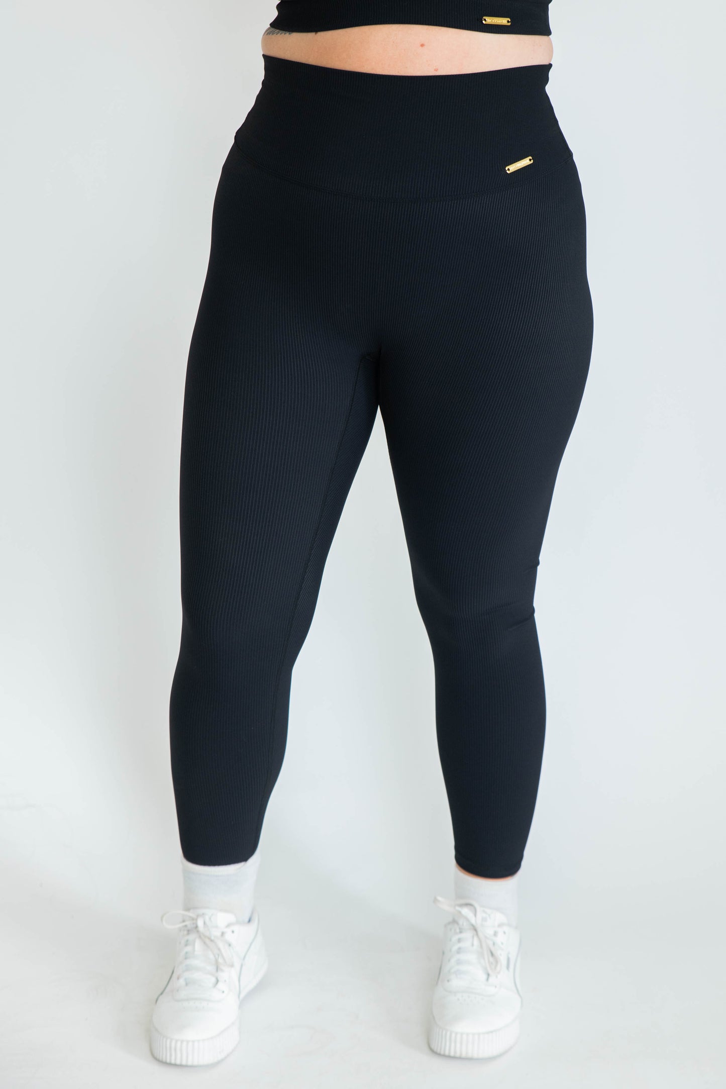 Lush Ribbed Ankle Leggings - Black