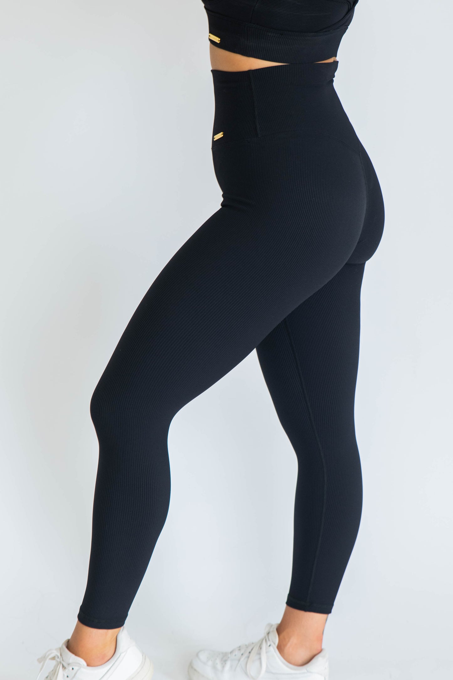 Lush Ribbed Ankle Leggings - Black