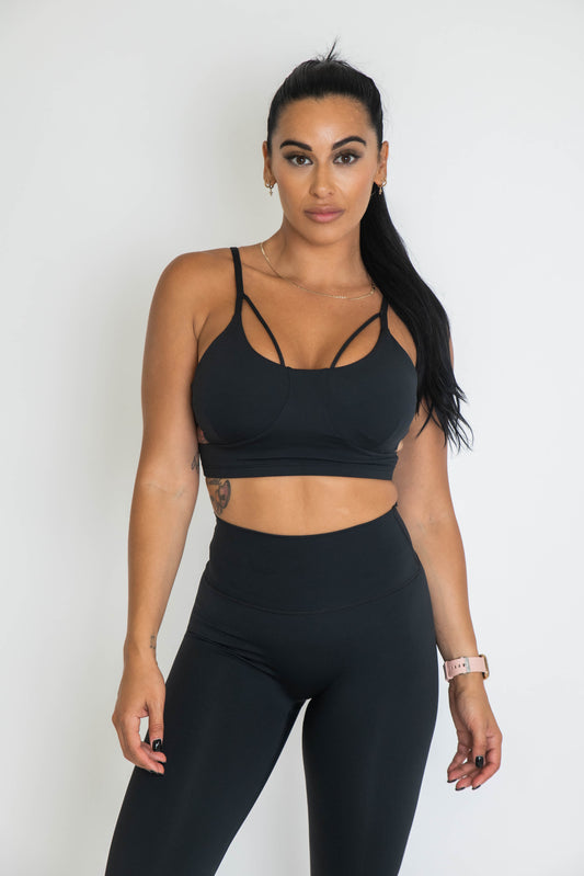 Isla Chic Sports Bra - Black